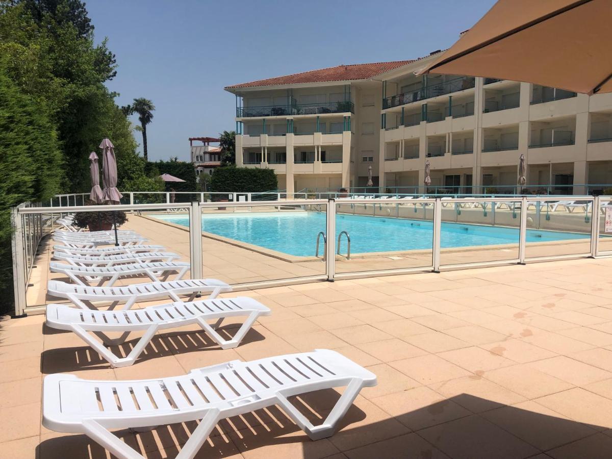 Studio Au Calme Avec Piscine, Face Golf, Parking Gratuit, Tout A Pied A 10Mn Centre Ville Ciboure Kültér fotó